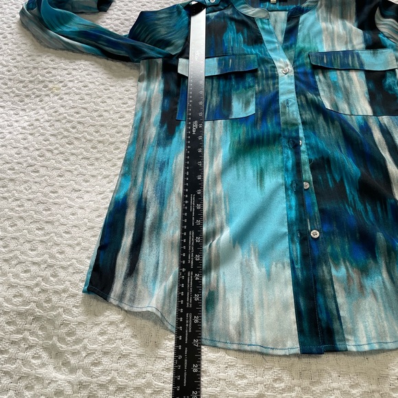 Calvin Klein Blue and Gray Blouse ~ Size Small 
Perfect for the office - Picture 6 of 10